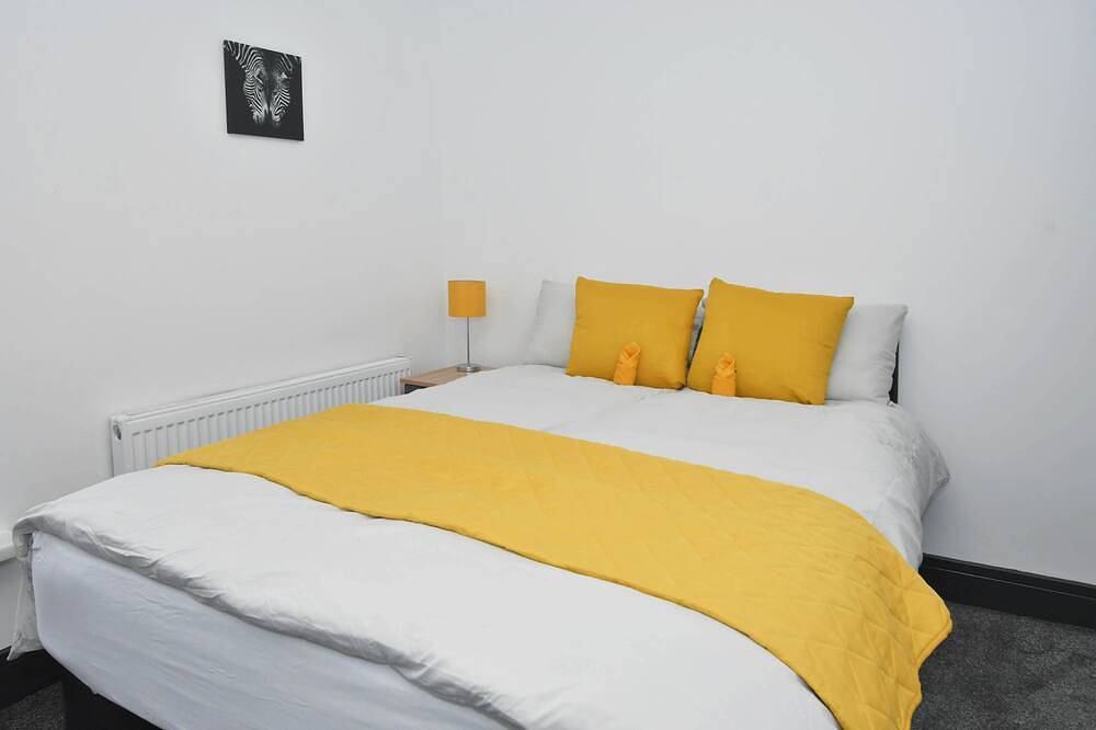 Superior-Doppelzimmer-Gemeinsames Badezimmer-With Tv in Crewe, Cheshire East