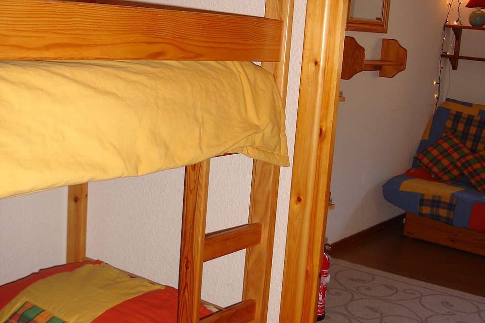 Entire apartment, Family Friendly Apartment with Balcony and Stunning Mountain Views in Saint-Jean-d'Aulps, Les Portes du Soleil