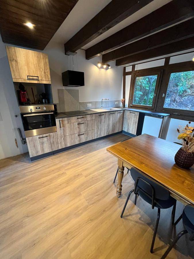 Gîte pour 5 personnes, avec vue et piscine ainsi que terrasse et jardin à Lembach - 2