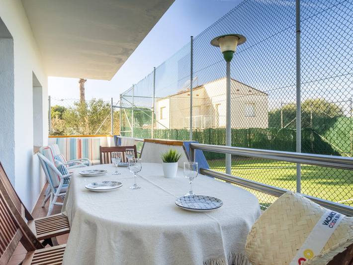 Ferienwohnung für 4 Personen, mit Terrasse und Pool sowie Ausblick - 1