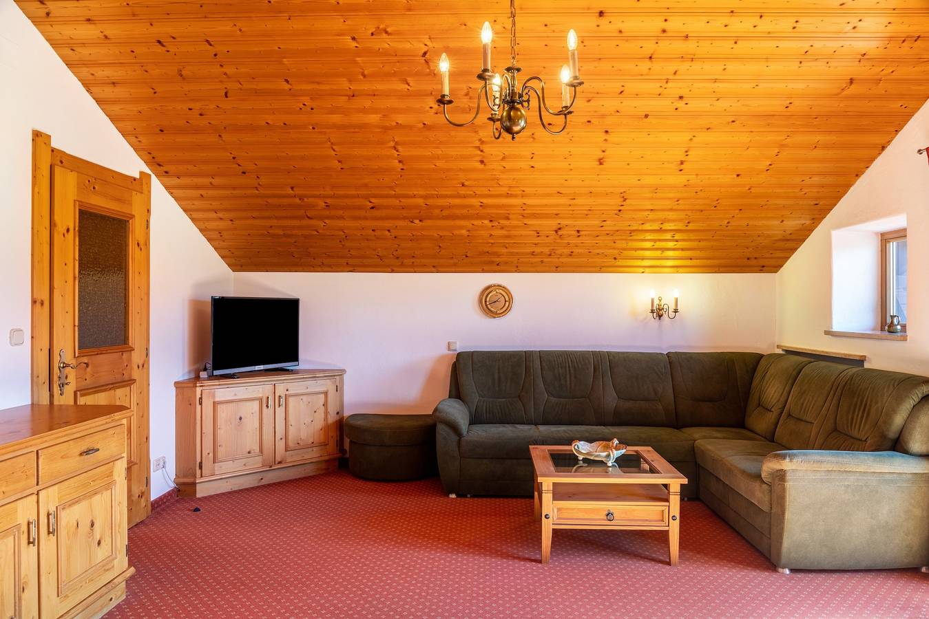 Ganze Wohnung, Ferienwohnung 'Alpenblick Tilly - Walchensee' mit Bergblick, Gemeinschaftsgarten und Wlan in Krün, Bayerische Alpen