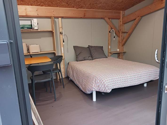 Gîte pour 2 personnes, avec terrasse ainsi que vue et jardin à Vaudelnay - 2