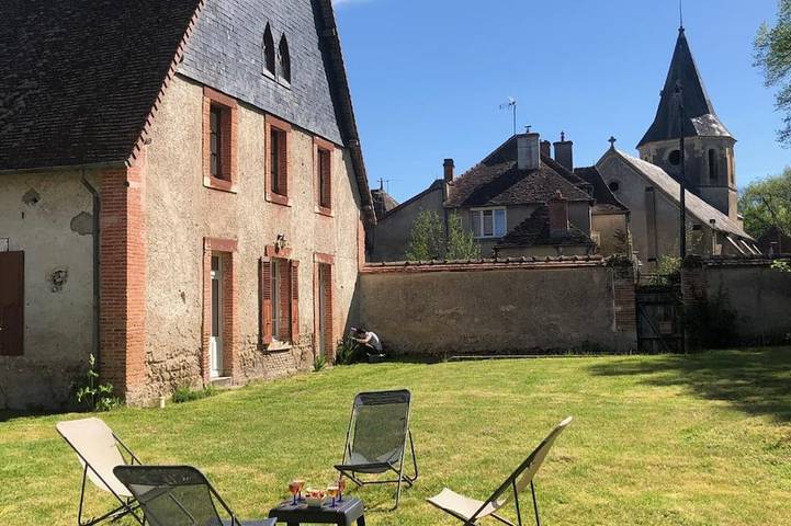 Gîte pour 6 personnes, avec jardin à Jaligny-sur-Besbre