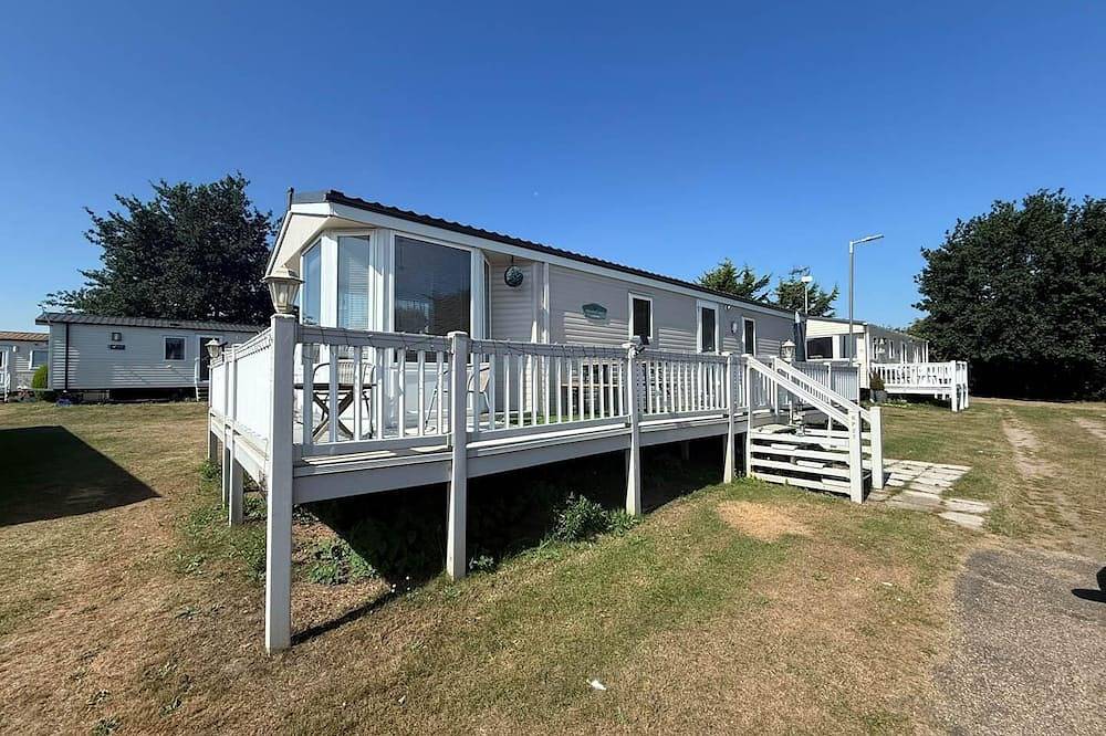 Static Caravan for 6 People in Burgh Castle, Great Yarmouth