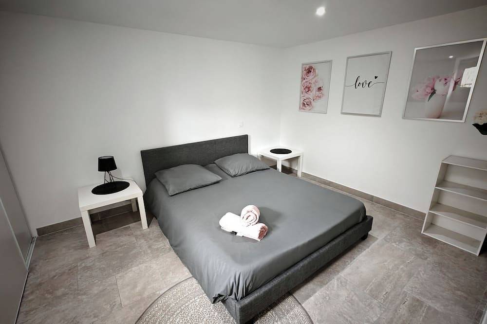 Entire apartment, Appart Cosy Avec Jardin, Jacuzzi Privé, Piscine Lété, au Calme in Bellegarde, Nimes region