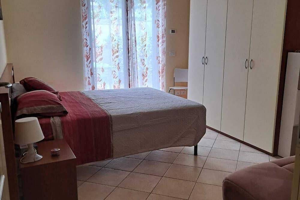 Apartamento entero, Grazioso bilocale nel \"Borgo Il Castello\", elegante struttura con piscine in Tortoreto Lido, Tortoreto (Comune)