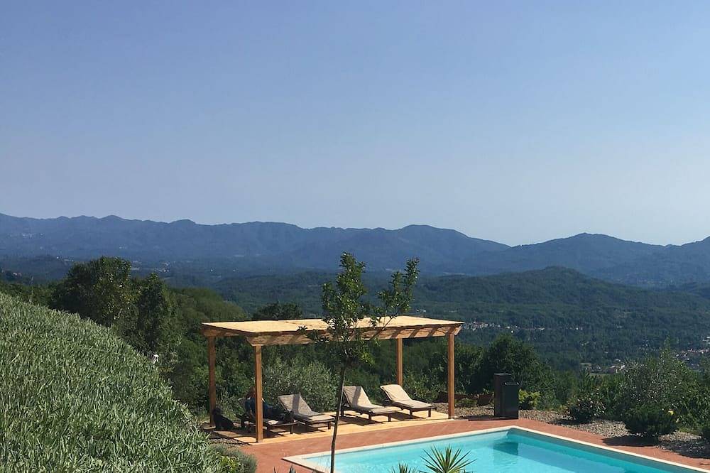 Luxuriöse private Villa mit 15mx6m Pool. Private Einstellung mit Panoramablick in Bagnone, Nationalpark Toskanisch-Emilianischer Apennin