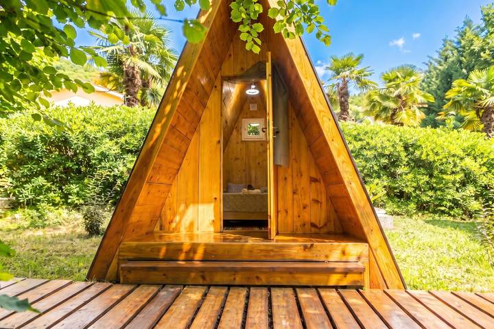 Paradise Forest Glamping near Koper Hut 2 in Koper, Slowenische Riviera