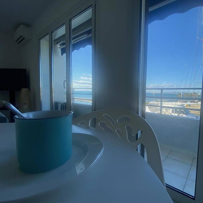 Gîte pour 4 personnes, avec vue et terrasse, animaux acceptés dans Le Vieux Phare Du Grau Du Roi