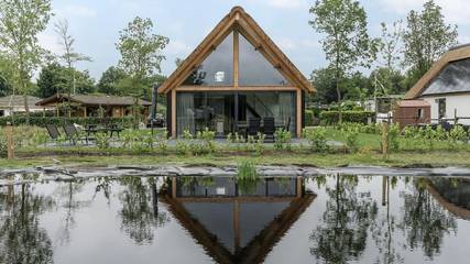 Location de vacances pour 6 personnes, avec piscine et jardin à Baarle-Nassau