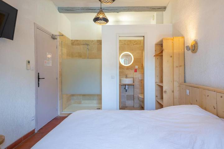 Hôtel pour 2 personnes, avec terrasse et vue à Berre-les-Alpes - 4