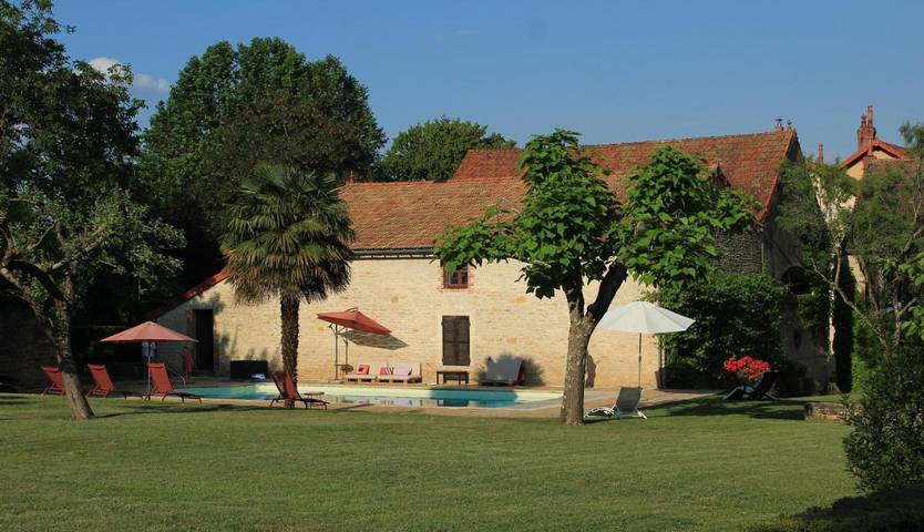 Maison d’hôte pour 3 personnes, avec Balcon et Terrasse ainsi que Jacuzzi et Jardin