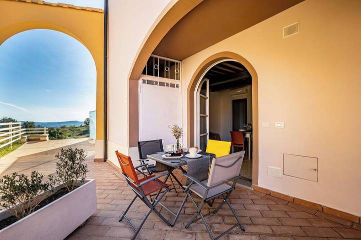 Ferienwohnung für 2 Personen, mit Garten und Terrasse sowie Pool - 1