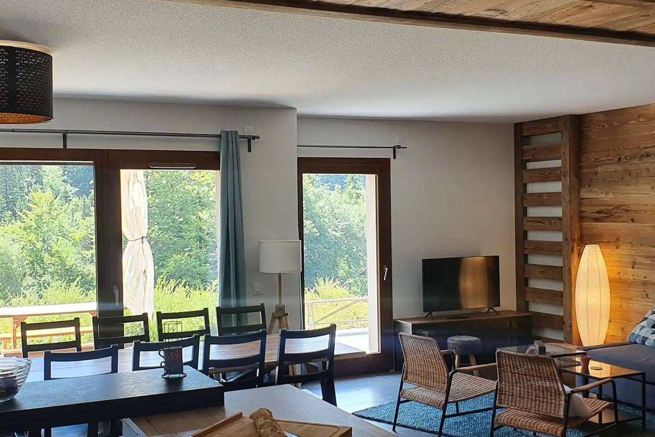 Ganze Wohnung, Ferienwohnung für 8 Personen mit Terrasse in Saint-Jean-de-Sixt, Annecy und Umgebung