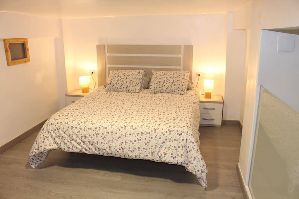 Apartamento inteiro, Brilhante apartamento perto da praia e marina com sotão e marquise in Valência, Costa de Valência