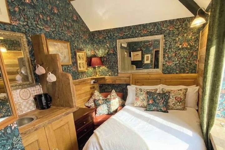 Appartement entier, Cosy boutique style space.  Close to country pub. Direct bus route to Liverpool. in Merseyside