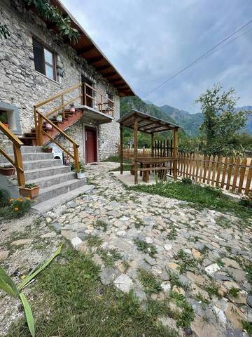 Maison d’hôte pour 2 personnes, avec vue ainsi que jardin et terrasse, animaux acceptés dans Theth
