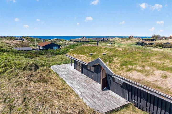 Holiday Home with Sea View at Tornby Beach