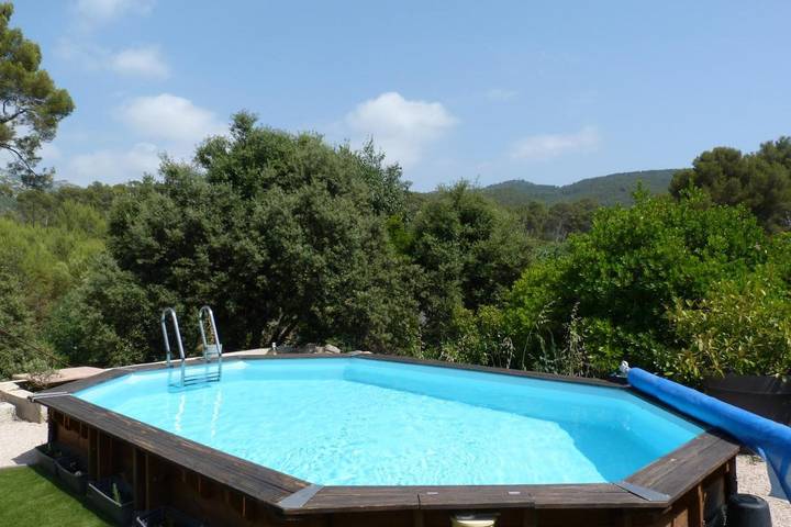 Appartement de vacances pour 2 personnes, avec jardin ainsi que terrasse et piscine