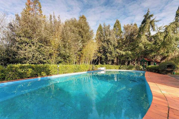 Villa for 8 people, with garden, with pets in Florence
