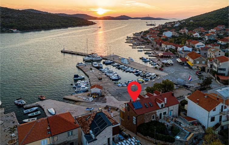 Charmante 2-Zimmer-Wohnung mit Terrasse, 1,5 km von der Küste entfernt in Dalmatinische Inseln