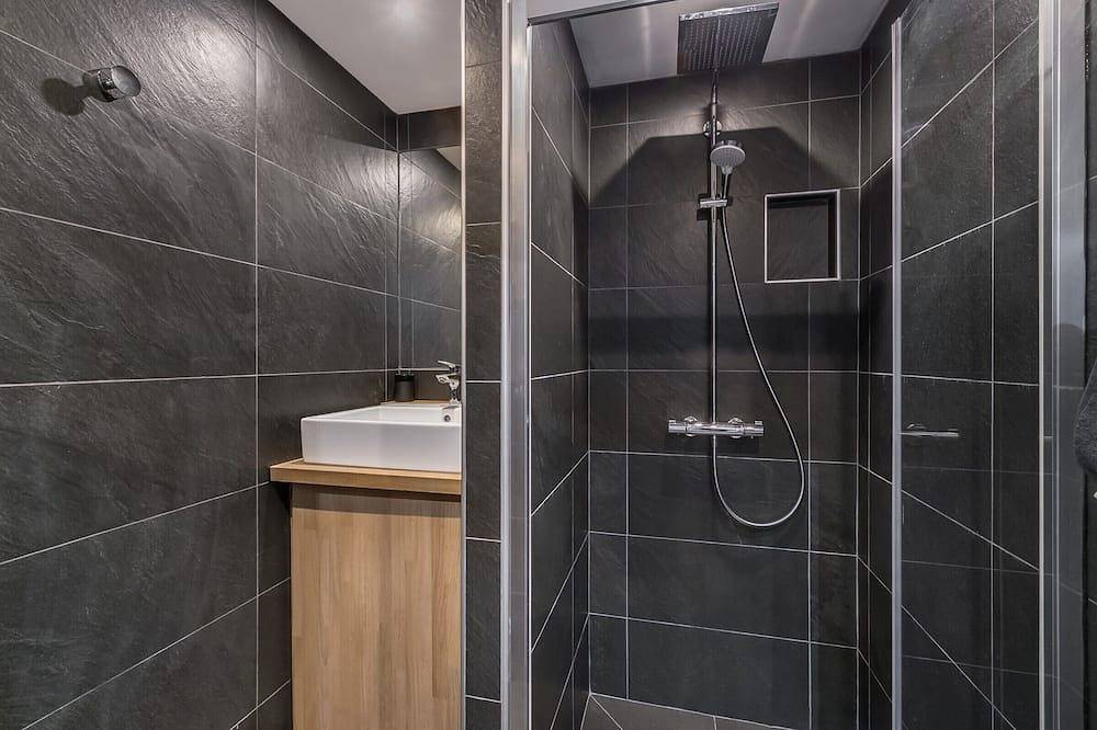 Geheel appartement, Modern apartment for 6 with terrace in Meribel Village, Courchevel