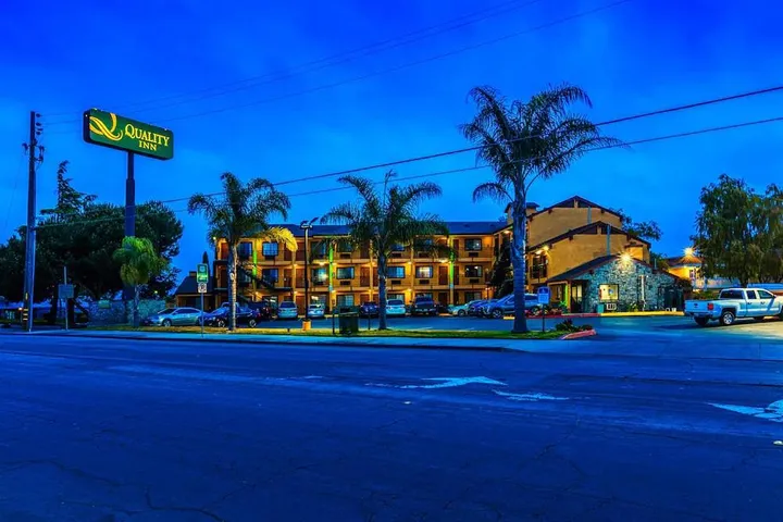 Hotel para 4 personas - 1