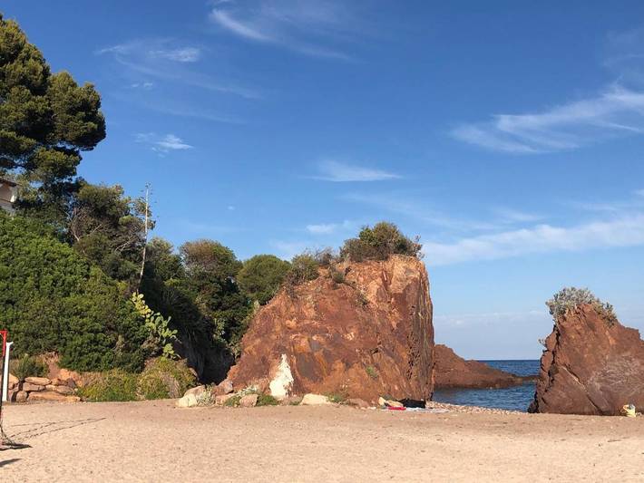 Gîte pour 4 personnes, avec terrasse ainsi que vue et piscine, animaux acceptés dans Port de la Figueirette - 3