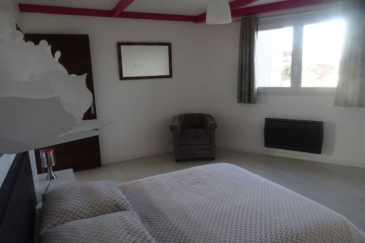 Gîte pour 8 personnes, avec terrasse à Villeneuve-le-Roi - 2