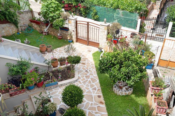 Entire apartment, "Lakis Apartment" with Sea View, Garden, Terrace & Wi-Fi in Spartochori, Meganisi