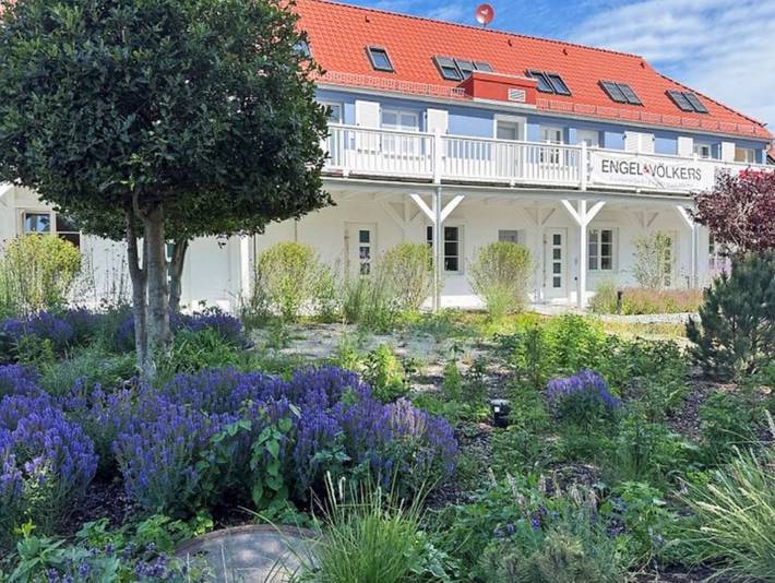 Ferienwohnung für 4 Personen, mit Balkon und Terrasse sowie Garten und Sauna in Ahrenshoop