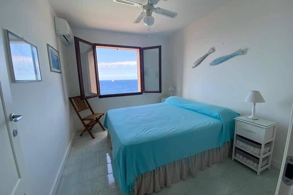 Magnifique Villa Sur La Mer 8/10 Personnes in Sant Ambroggio, Lumio