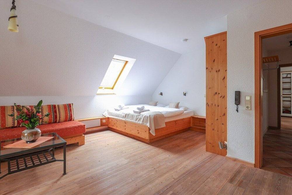 Ganze Wohnung, 4 Personen Apartment im Grünen in Berlin Hakenfelde, Berlin