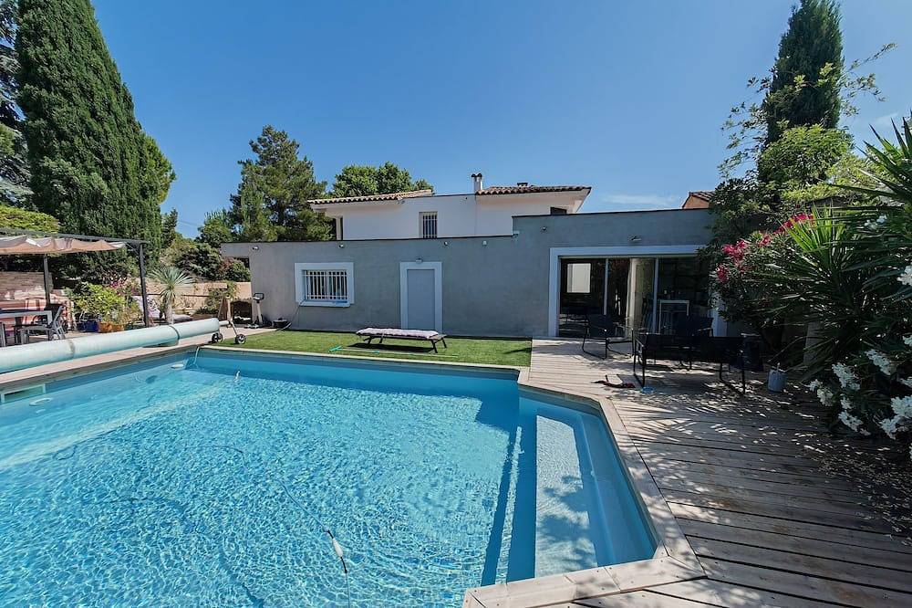 Apartamento entero, Quiet studio with pool in Clarensac, Region de Nimes