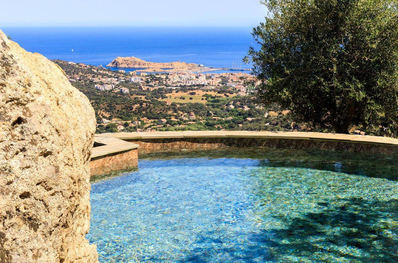 U Piazzale in Santa-Reparata-di-Balagna, Calvi und Umgebung