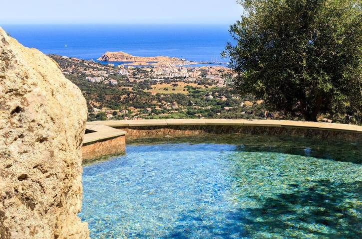 Location de vacances pour 4 personnes, avec piscine ainsi que jardin et vue à Santa-Reparata-di-Balagna - 2