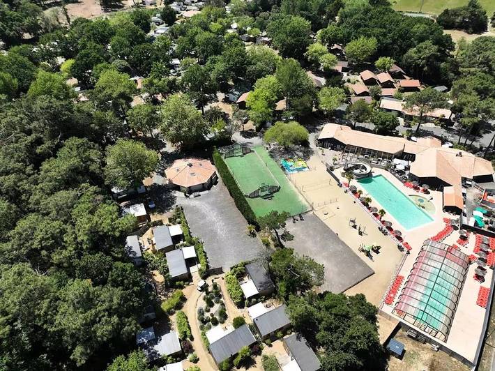 Camping voor 6 personen, met terras en zwembad, met huisdier in Saint-Hilaire-de-Riez