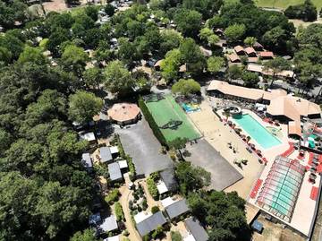 Camping pour 6 personnes, avec piscine et terrasse, animaux acceptés à Saint-Hilaire-de-Riez