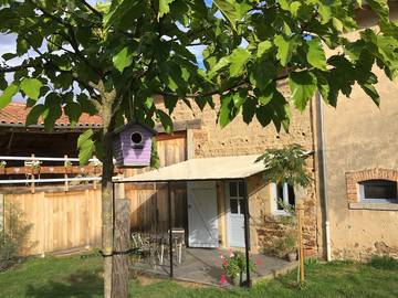 Gîte pour 2 personnes, avec jardin dans le Puy-de-Dôme