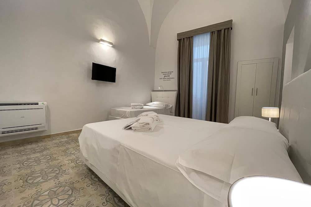 Bianca two-room apartment in the historic center of Gallipoli in Galípoli, Golfo de Tarento