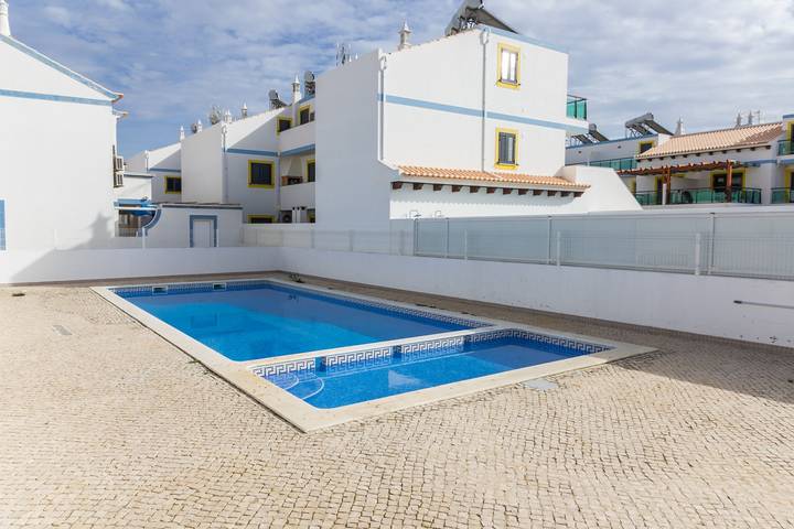 Casa de férias para 10 pessoas, com Terraço e Piscina infantil em Manta Rota