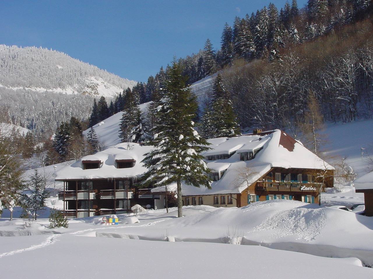 Akzent Hotel Restaurant Lawine - Doppelzimmer mit Dusche und Wc, teilweise mit Balkon in Suedlicher Schwarzwald, Todtnau