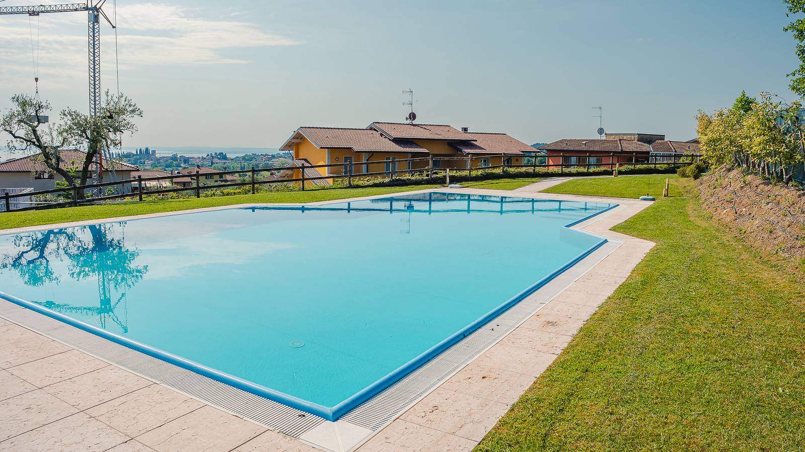 Ganze Wohnung, Ferienwohnung für 4 Personen mit Pool in Polpenazze del Garda, Gardasee-Berge