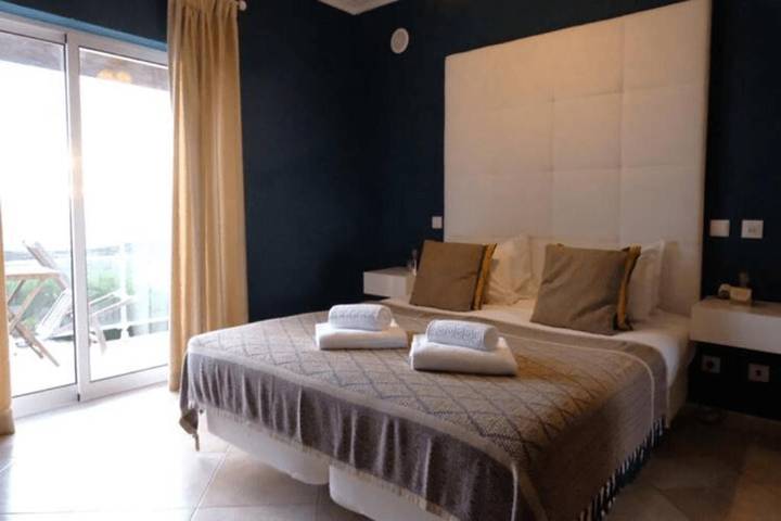 Chambre d’hôte pour 2 personnes, avec piscine et jardin à Aljezur