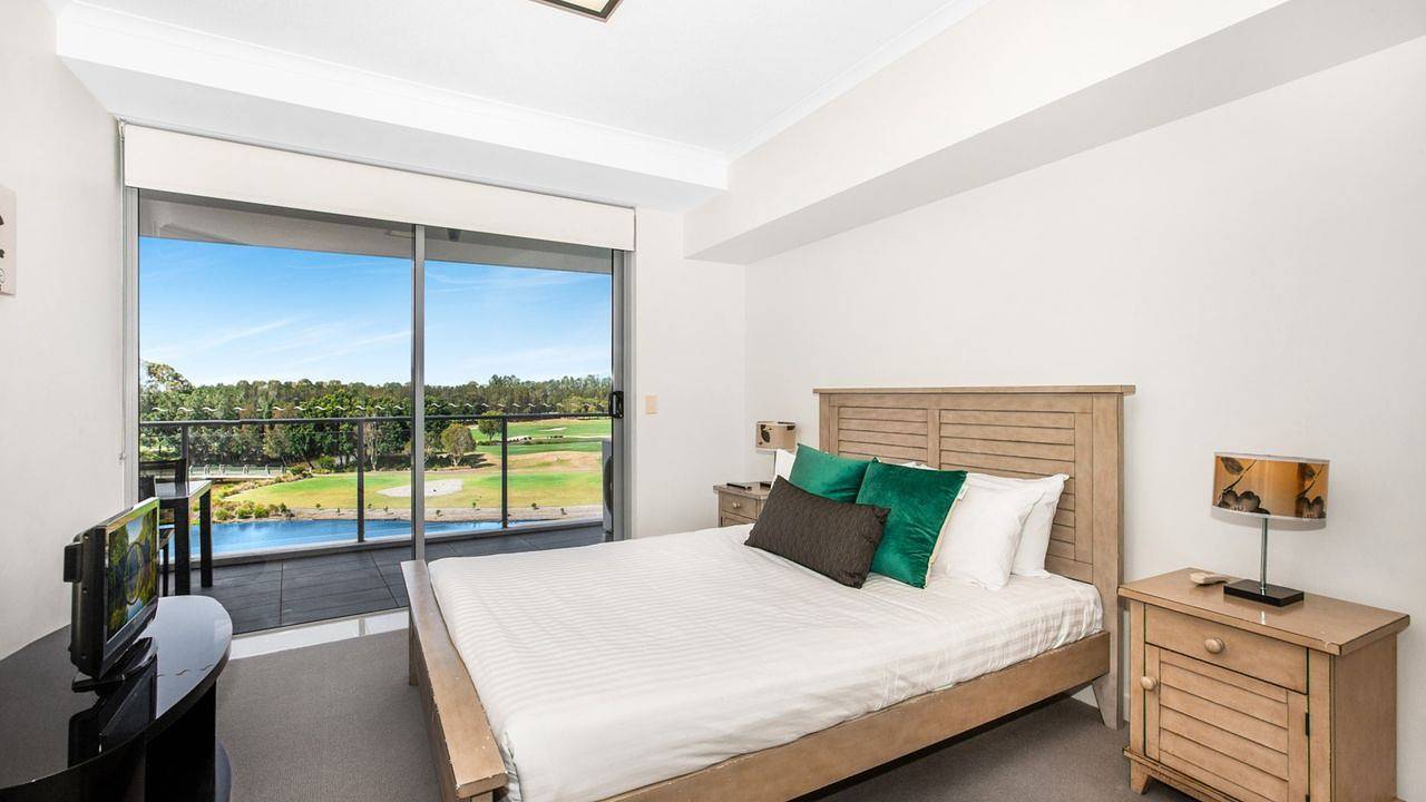 Entire holiday apartment, Holiday apartment for 5 people with pool in Queensland