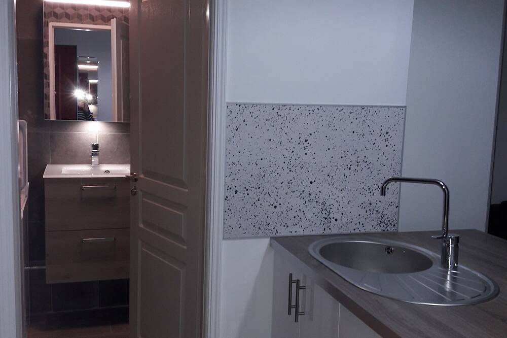 Appartement entier, Studio en hyper centre-ville Rue Auguste Mounié in Antony, Hauts-de-Seine