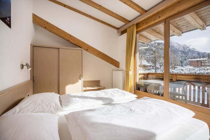 Hel enrumslägenhet, Runcac - Holiday Apartment Gomina with Mountain View, Wi-Fi & Balcony in San Vigilio di Marebbe, Enneberg