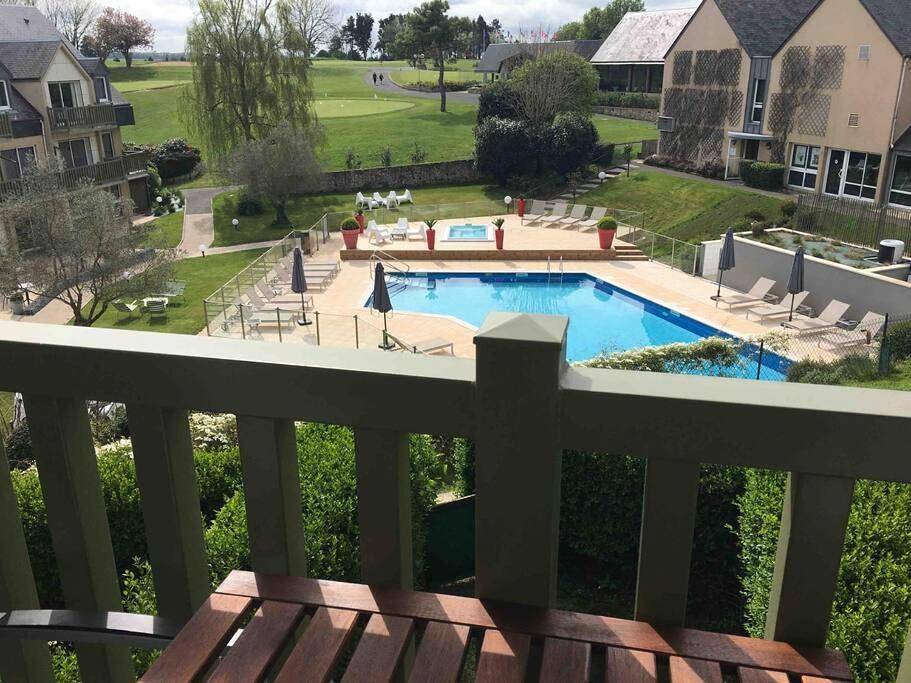 Appartement entier, Studio Golf piscine D Day in Port-en-Bessin-Huppain, Région de Bayeux