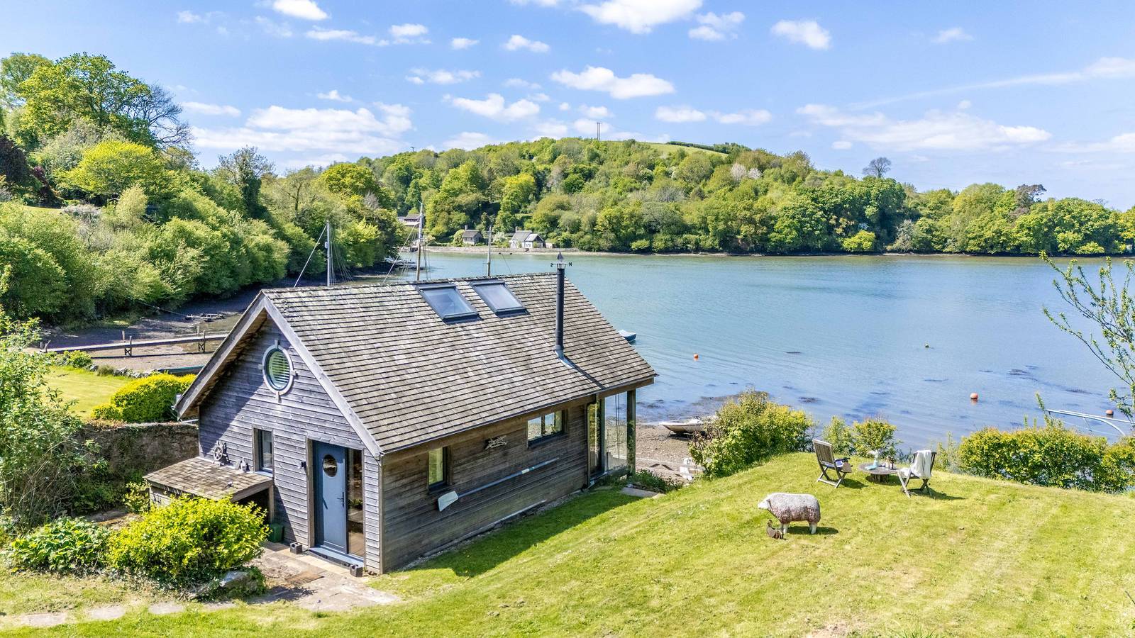Water Edge Boathouse in Dittisham, Devon