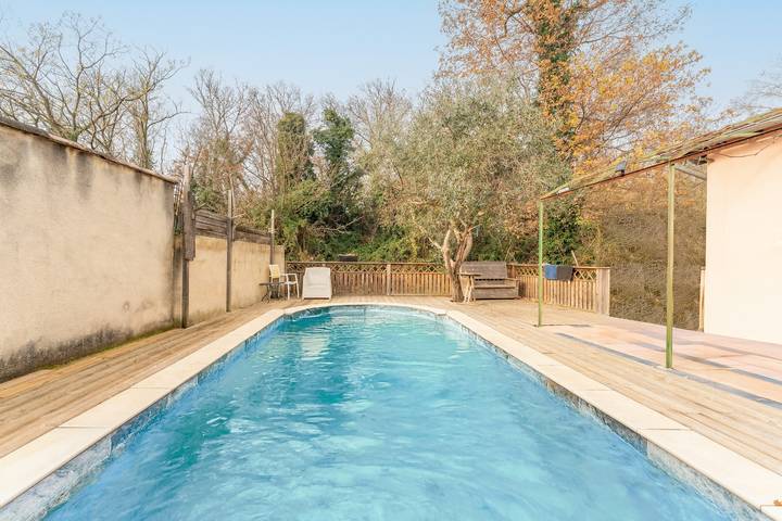 Apartamento entero, Apartamento 'Chez Patricia En Provence' con piscina compartida, Wi-Fi y aire acondicionado in Vedène, Vaucluse